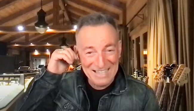Springsteens tijdens een interview in zijn thuisstudio.